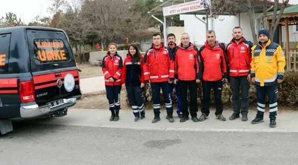 umke-personeli-gocuk-altinda-ameliyat-dahi-yapabiliyor-1580279831003.jpg