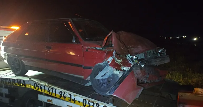 Sivas’ta otomobil ile hafif ticari araç çarpıştı: 6 yaralı
