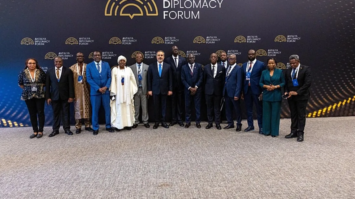 Emine Erdoğan’dan Antalya Diplomasi Forumu paylaşımı: “Küresel işbirliğine kalıcı katkılar sunmasını temenni ediyorum” Emine Erdoğan’dan Antalya Diplomasi Forumu paylaşımı: “Küresel işbirliğine kalıcı katkılar sunmasını temenni ediyorum”