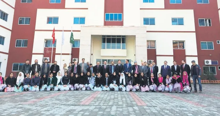 Pakistan’daki FETÖ okulları devralındı