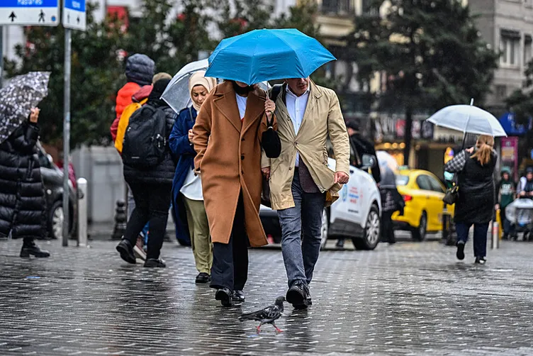 SON DAKİKA… İstanbul Valiliği’nden megakent için kuvvetli yağış uyarısı! Yarın şiddetini artıracak: O bölgeler için alarm verildi