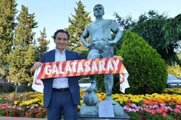 Galatasaray’ın hocası Prandelli İstanbul’a geldi
