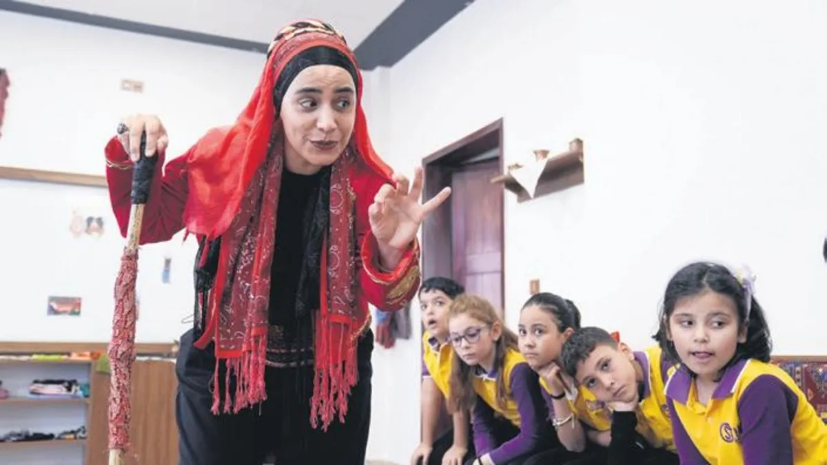 Modern meddah okulları geziyor