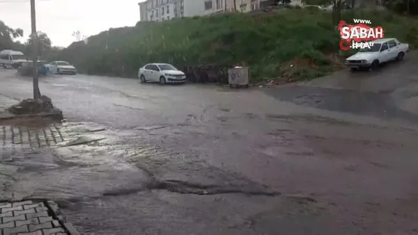 Tekirdağ'da şiddetli yağış sokakları dereye çevirdi | Video