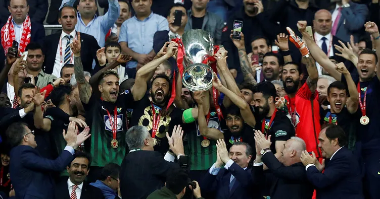 Akhisarspor’dan tarihi başarı