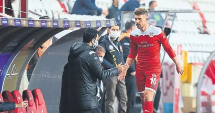 Podolski özür diledi