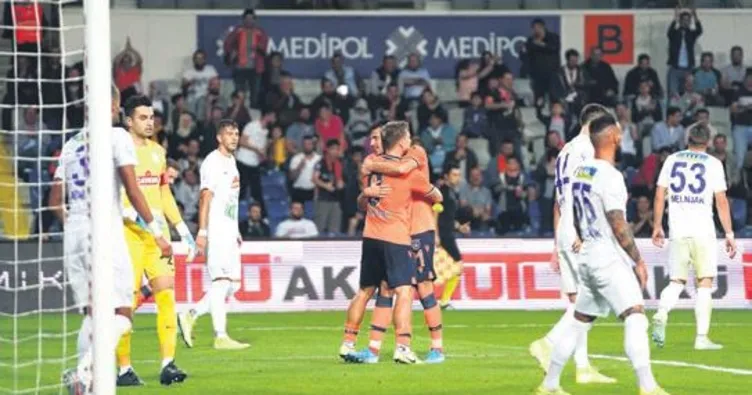 Başakşehir Rize’ye patladı