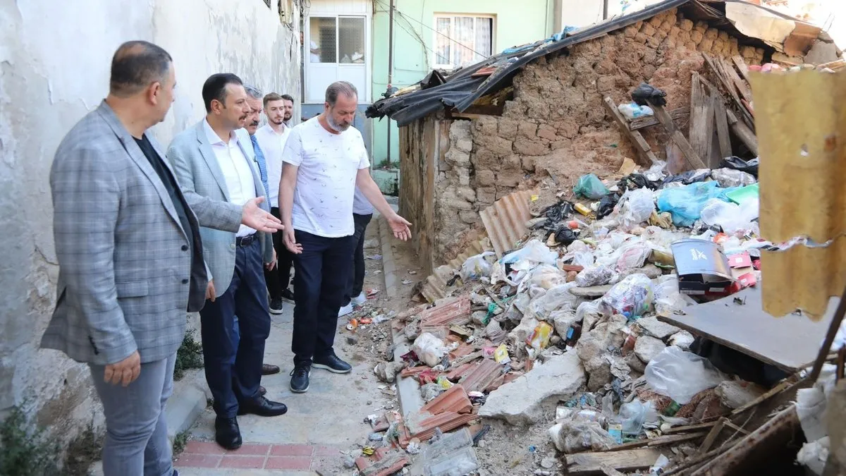 Kaya'dan Konak'ta kentsel dönüşüm çıkışı: Yapamayacaksanız bakanlık yapsın!