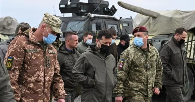 Ukrayna Devlet Başkanı Zelenskiy’den kritik ziyaret! Birlikleri kontrol etti