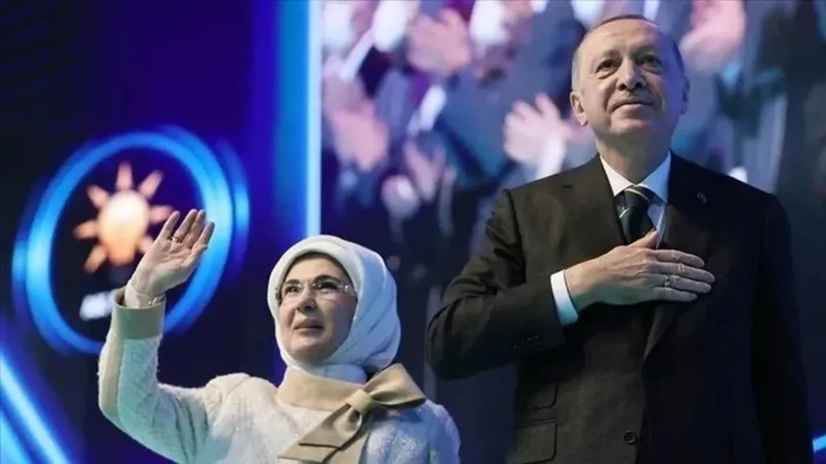 SON DAKİKA | Başkan Erdoğan ve eşi Emine Erdoğan yurda döndü!