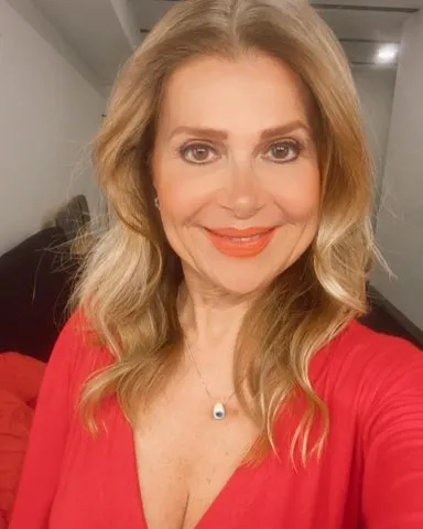 Çocuklar Duymasın'ın Emine'si olarak tanınmıştı! 54 yaşındaki Melek Şahin 20'liklere taş çıkartıyor...