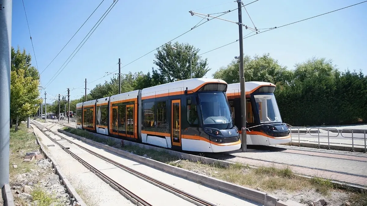 Van’a tramvay geliyor! Şehir Hastanesi, havalimanı ve belediye raylı sistemle bağlanacak haber görseli