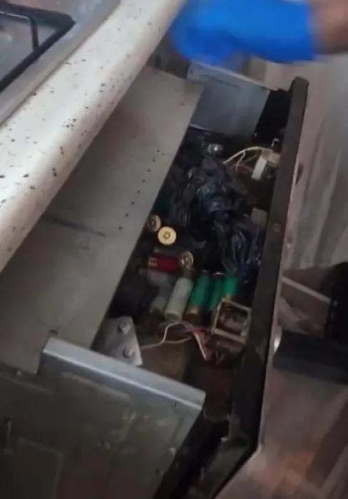 Yer Adana! Fırının içinden çıktı: Kimin koyduğunu bilmiyorum!