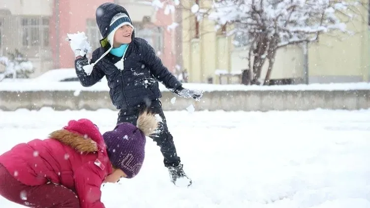 Eğitime kar molası: Yurt genelinde hava durumu ve okulların tatil olduğu il ve ilçeler!