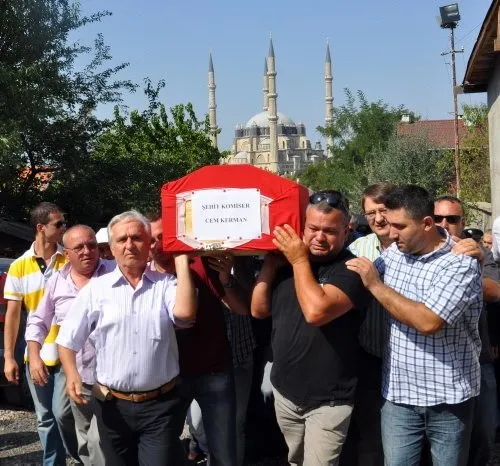 Şehit polis Cem Kerman son yolculuğuna uğurlandı