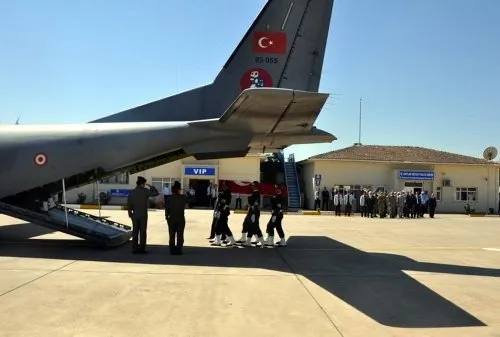 Şehidi son yolculuğuna devletin zirvesi uğurladı