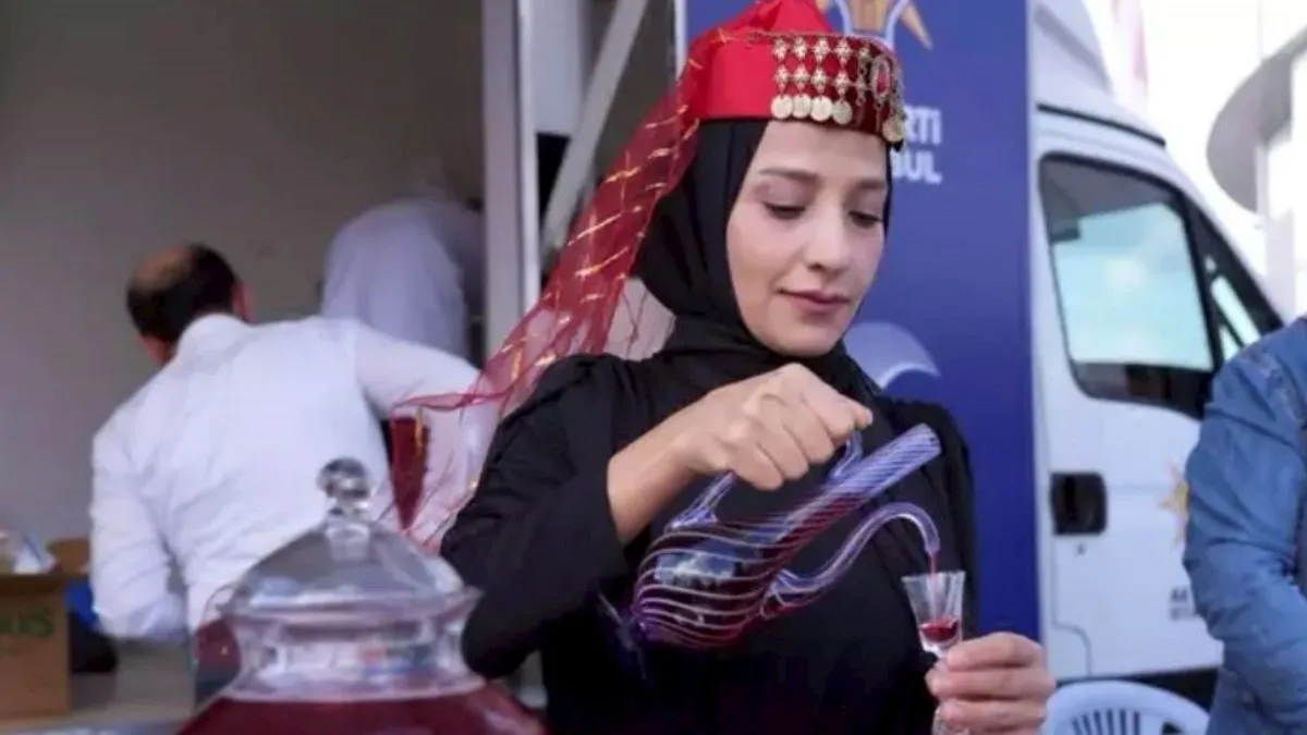 AK Partili kadınlar İbni Sina'nın mirasına şifalı bitkiler ve içeceklerle dikkat çekti