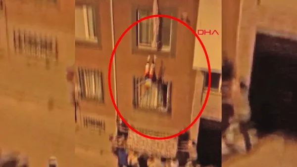 Son dakika haberi: Eskişehir'de apartmandan atlayan kadınının polisin gerdiği çarşafla düşme anı kamerada | Video