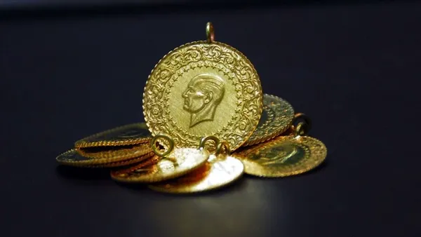 son-dakika-altin-rekor-seviyeden-irtifa-kaybetti-gram-altin-bugun-ne-kadar-dusus-sonrasi-son-durum-1761115153161.jpg