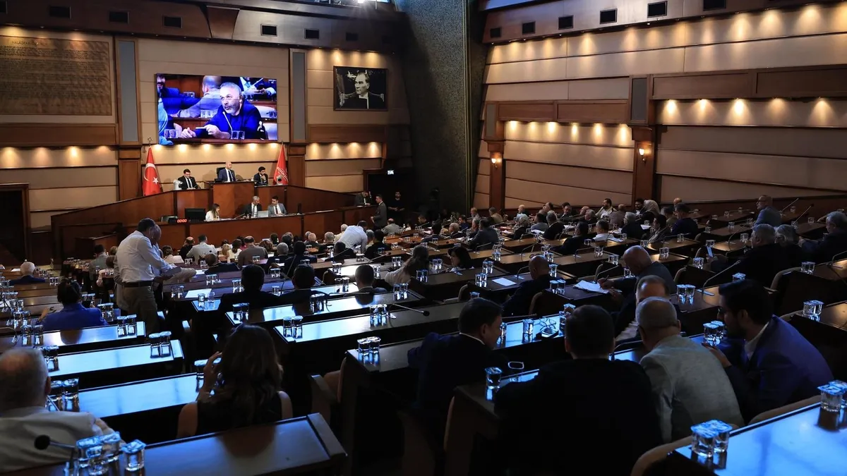 Borç batağındaki İBB çareyi yine borçlanmada aradı: Megakente 6 milyarlık yeni yük Borç batağındaki İBB çareyi yine borçlanmada aradı: Megakente 6 milyarlık yeni yük