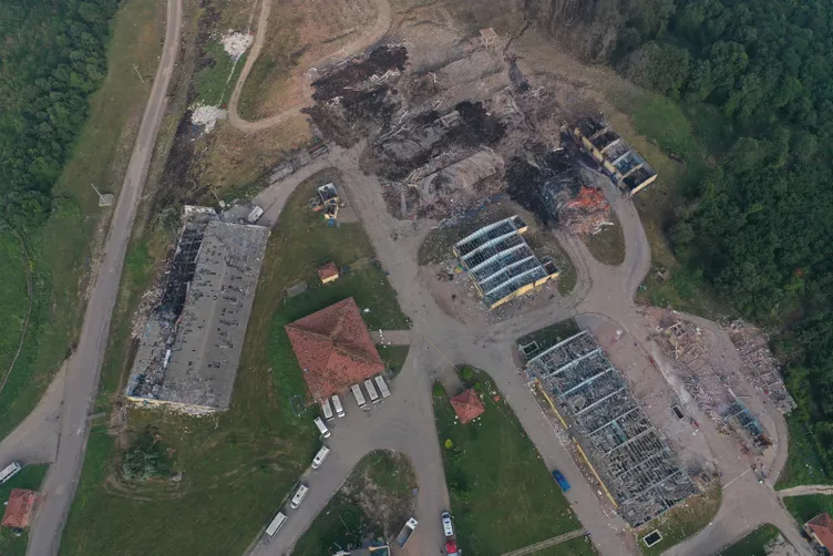 Son dakika! Sakarya'daki fabrika görüntüleri patlamanın şiddetini ortaya çıkardı!