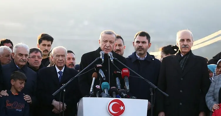 Başkan Erdoğan İlk sözleşmeleri imzaladık diyerek duyurdu: Deprem bölgesinde inşa süreci başlıyor