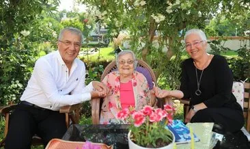 109 yaşına giren Sümerolog Muazzez İlmiye Çığ’a doğum günü süprizi