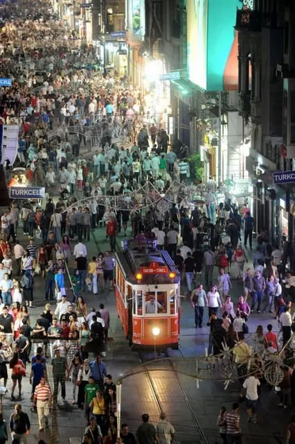 İSTANBUL'DA SEMTLERİN BİLİNMEYEN HİKAYELERİ