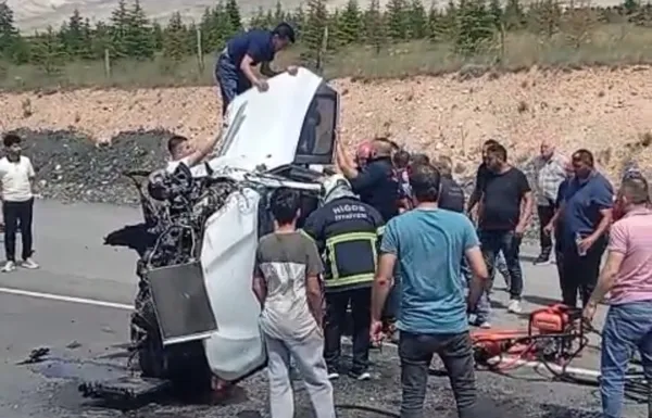 nigde-kayseri-karayolunda-feci-kaza-1782053184143.jpg