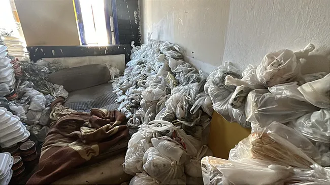 kotu-koku-sonrasi-belediye-harekete-gecti-cop-evden-1-yildir-cikmadigi-ortaya-cikti-1778079855207.jpg