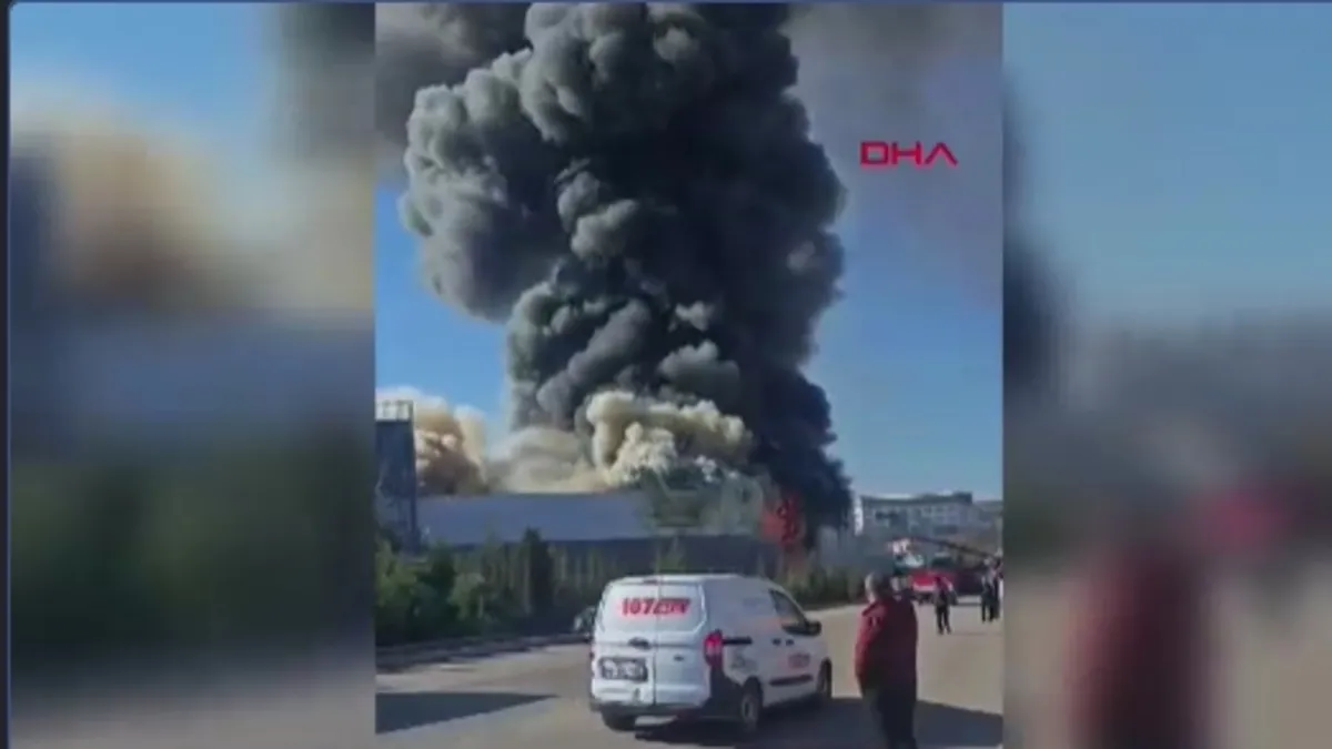 SON DAKİKA… Ankara Sincan'da boya fabrikasında yangın çıktı: Ekipler müdahale ediyor… SON DAKİKA… Ankara Sincan'da boya fabrikasında yangın çıktı: Ekipler müdahale ediyor…