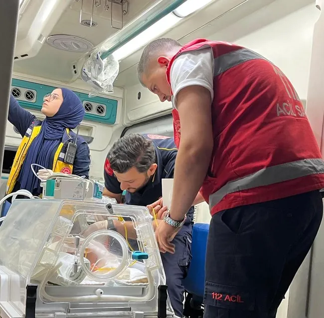 vanda-kalp-rahatsizligiyla-dogdu-1-gunluk-selin-bebek-icin-ambulans-ucak-havalandi-1752218181063.jpg