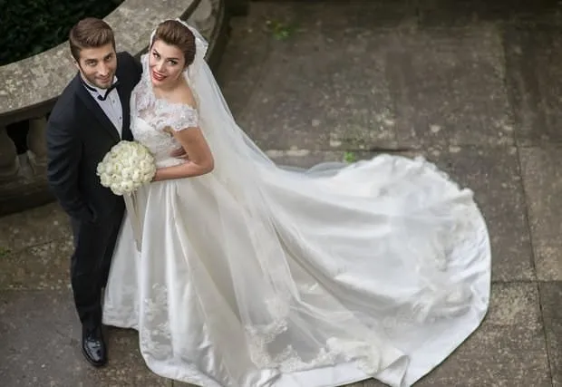 Ebru Şancı ile Alpaslan Öztürk şatoda düğün yaptı