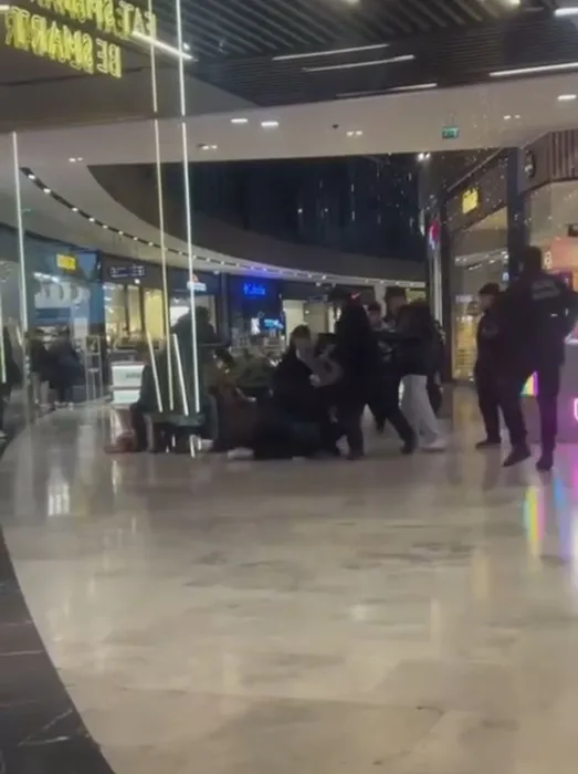 Bursa’da korkunç anlar: AVM savaş alanına döndü! İşte o anlar...