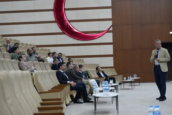 erzurum-sehir-hastanesinde-canli-yayinda-kolon-ameliyati-yapildi-1784900106704.jpg
