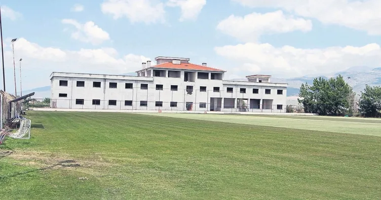 Menemenspor’a belediye ayıbı