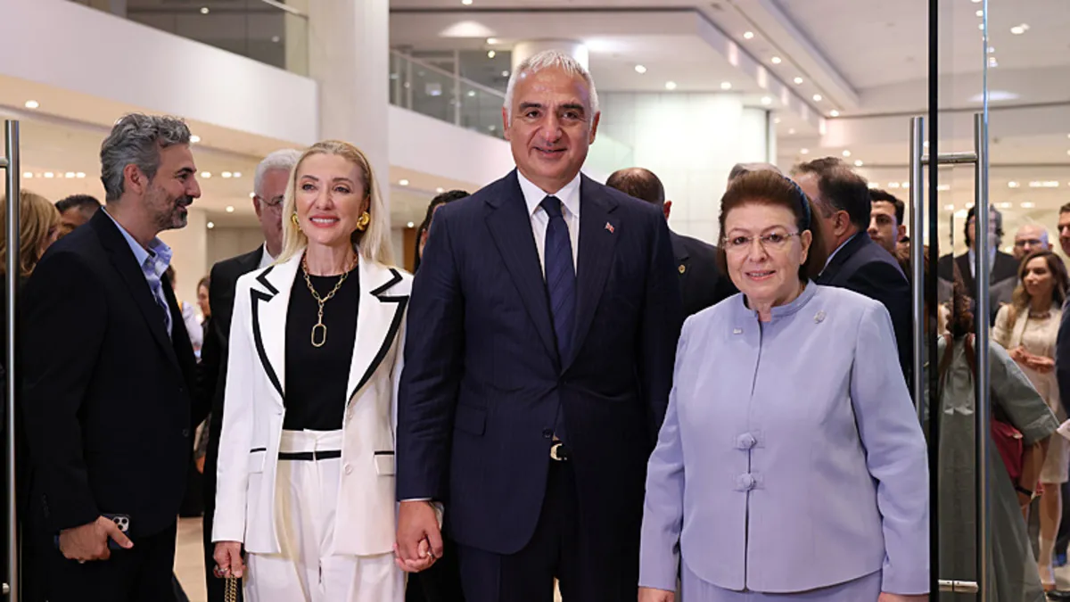 Yunanistan Kültür Bakanı Mendoni, Türkiye ile kültürel işbirliğine ilişkin konuştu Yunanistan Kültür Bakanı Mendoni, Türkiye ile kültürel işbirliğine ilişkin konuştu