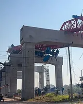 Tayland’da seyir halindeki trene vinç düştü! 25 ölü