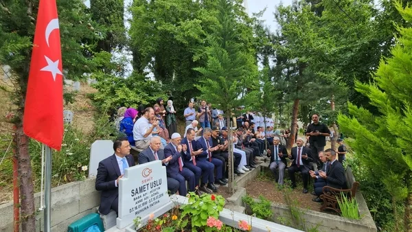 15-temmuz-sehidi-samet-uslu-kabri-basinda-dualarla-anildi-1752568766068.jpg