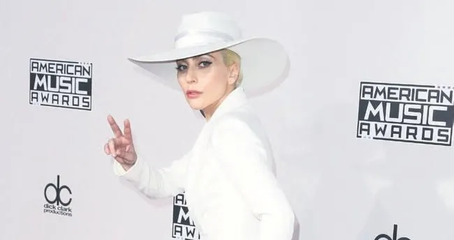 Lady Gaga : İnsanlarla sohbet etmeyi özledim