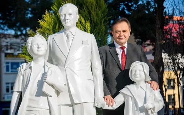 son-dakika-haberi-sabahin-yayinlari-chpye-havlu-attirdi-bilecik-belediye-baskani-semih-sahin-disipline-sevk-ed-1645241003849.jpg Son dakika haberi | SABAH'ın yayınları CHP'ye havlu attırdı: Bilecik Belediye Başkanı Semih Şahin disipline sevk edildi