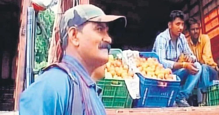 Hindistan’da domatesleri silahla koruyorlar