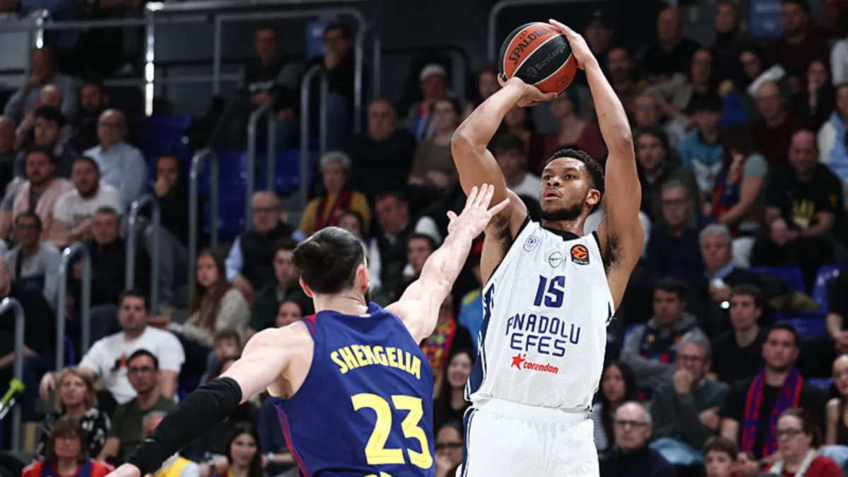 Anadolu Efes, Barcelona engelini geçemedi Anadolu Efes, Barcelona engelini geçemedi