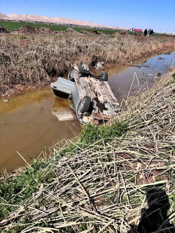 kontrolden-cikan-otomobil-tahliye-kanalina-uctu-1773232325670.jpg