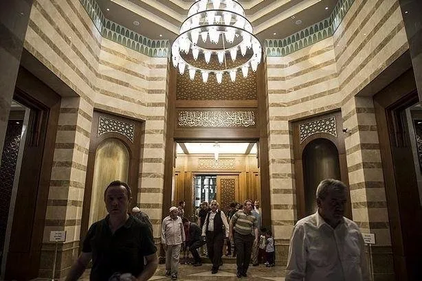Beştepe Millet Camii’nde teravihe büyük ilgi