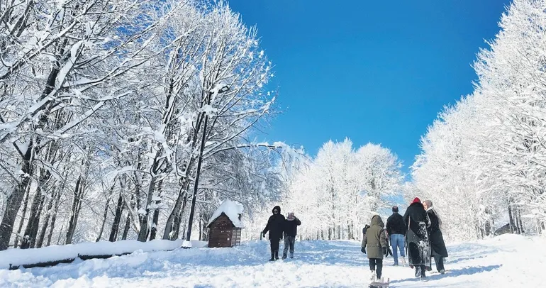 70 il dondu 36 ilde okullar tatil