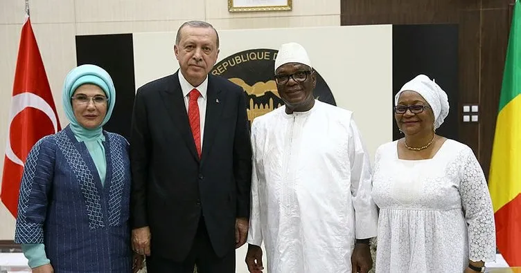 Emine Erdoğan, Mali’de TİKA tarafından yenilenen okulu ziyaret etti
