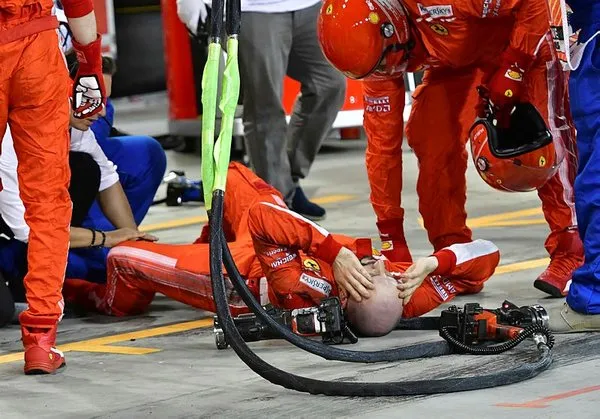 Raikkonen mekanikerin bacağını kırdı!