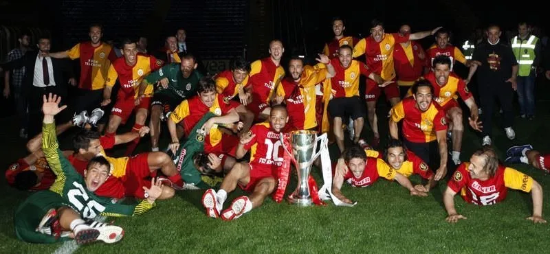 Şampiyon Galatasaray kupayı Kadıköy'de aldı - Galeri ...