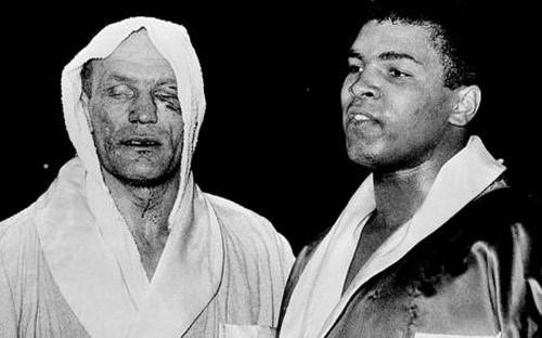 Muhammed Ali’yi yere seren adam öldü